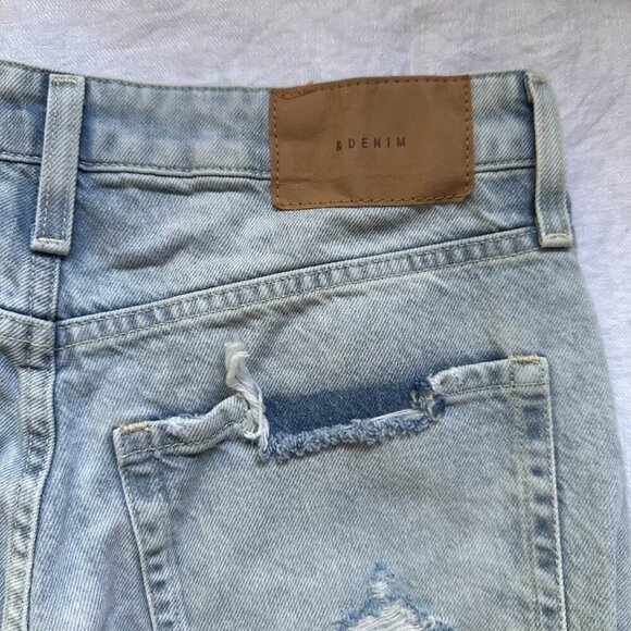 H&M &Denim High Waist Distressed Mom Jeans Light Blue Ripped Knees | Sz 8 Cotton - Picture 9 of 12